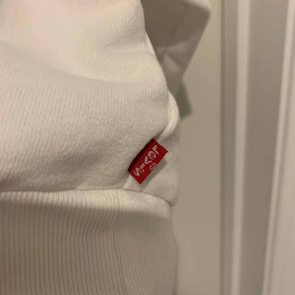 Levi’s Women’s Medium White Cropped Sweatshirt Bright Pullover Casual Crewneck - Picture 3 of 7